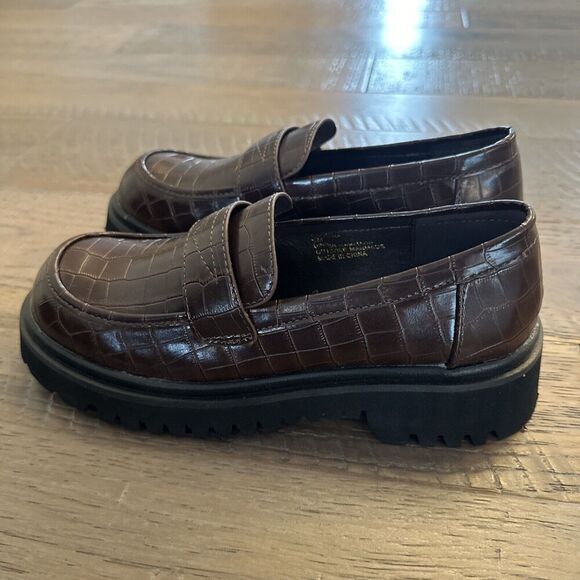 Matisse Brown Croc-Embossed Loafers - Picture 8 of 12
